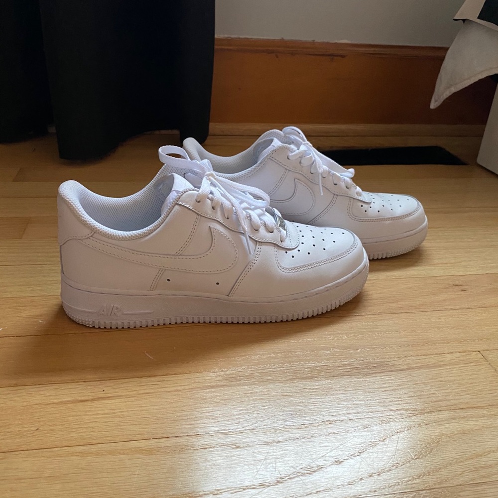 Women Nike Air Force 1 - W8.5